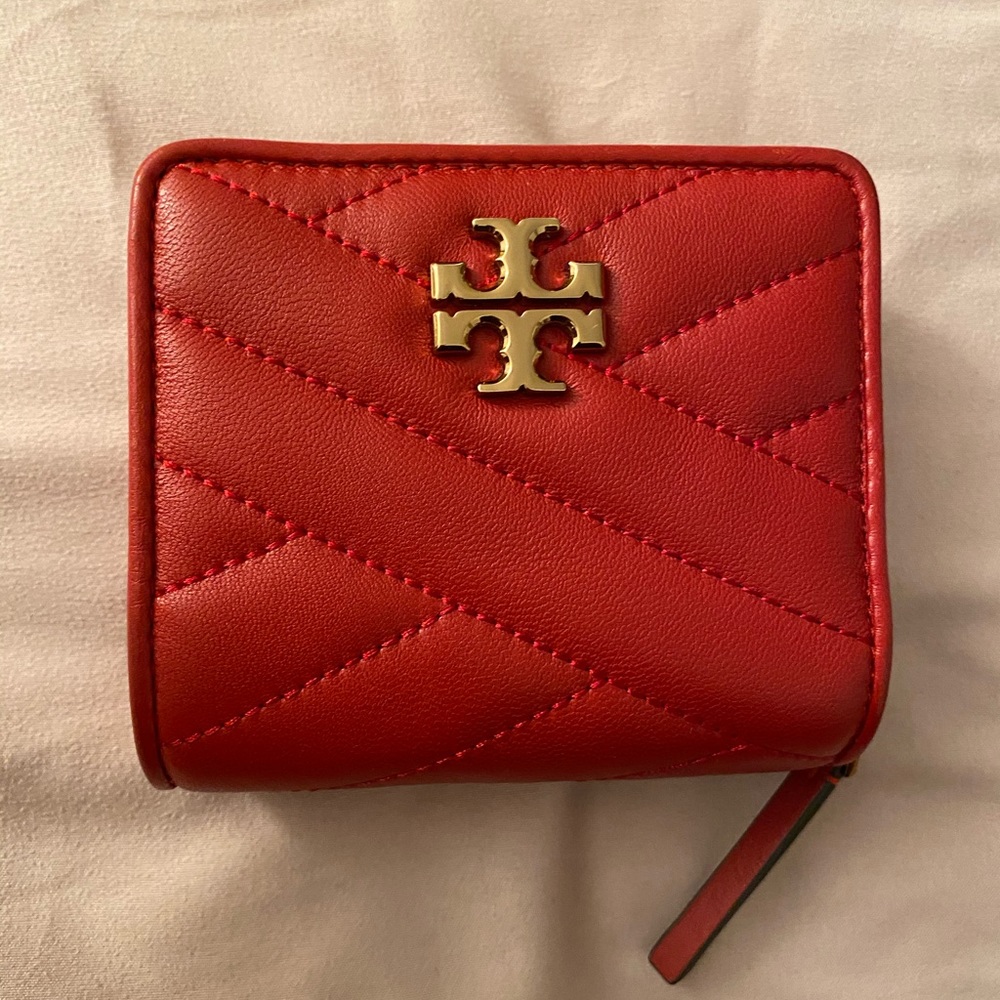 Tory Burch Kira Chevron Bi-fold wallet